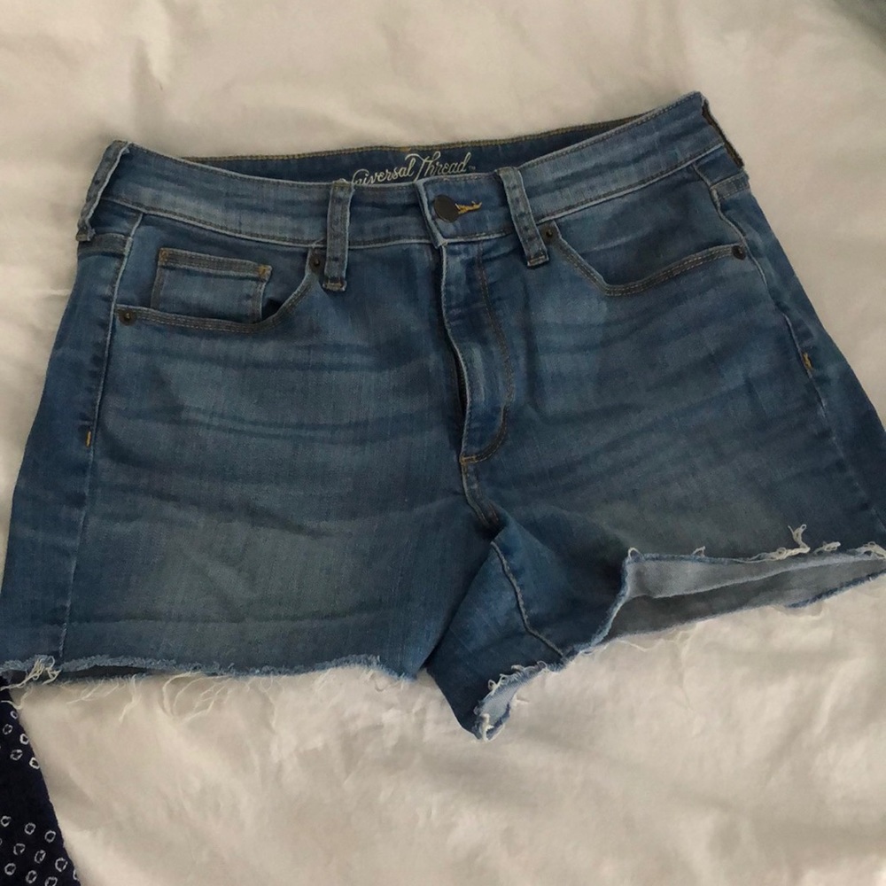 Universal thread shorts